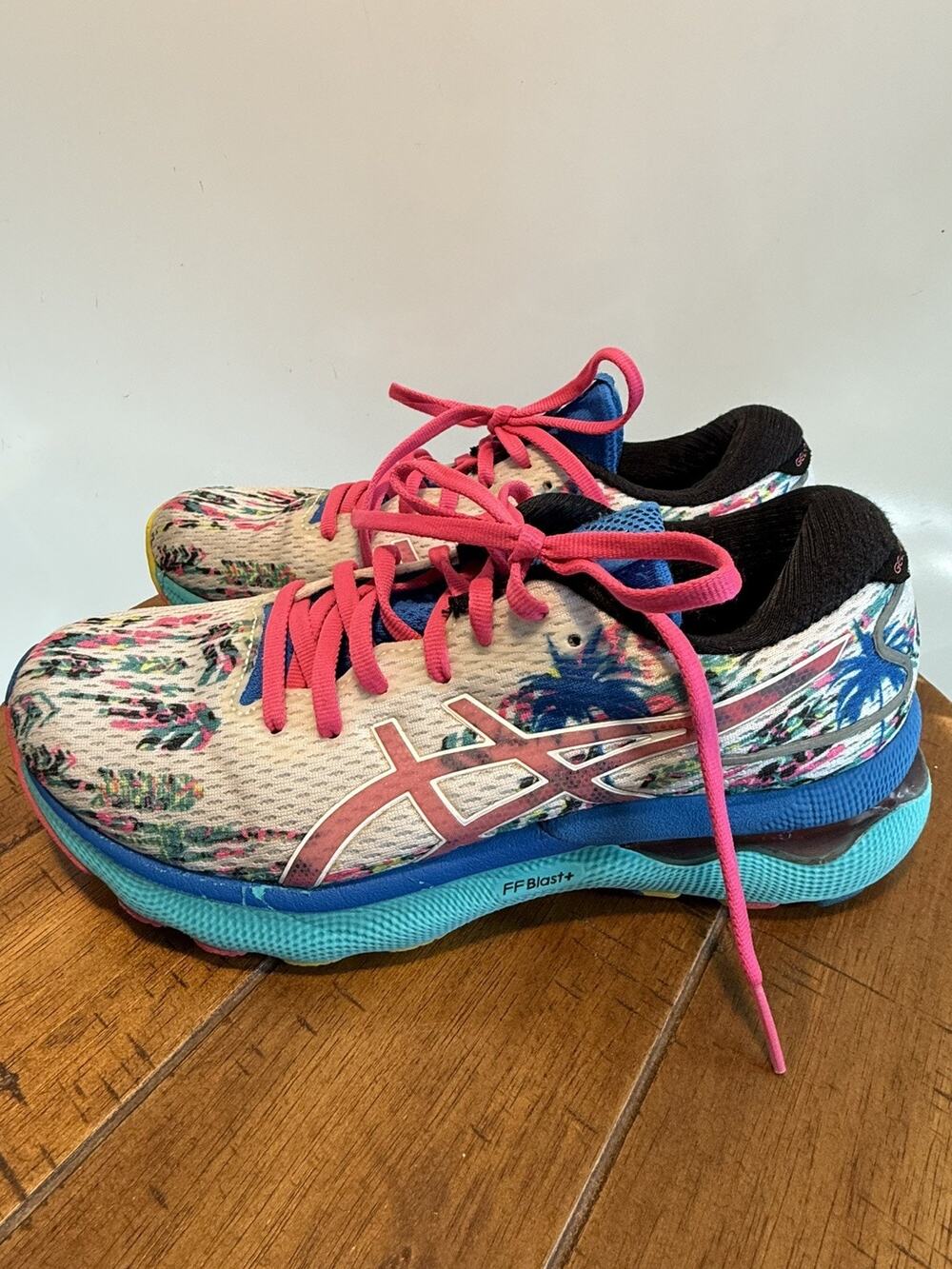 EUC ASICS Women's Gel-Nimbus 24 Running Shoes 6.5 US White/Pink GLO jog walk